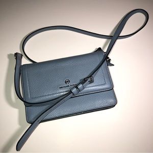 Michael Kors- Jet Set Small Pebbled Leather Smartphone Convertible Crossbody Bag